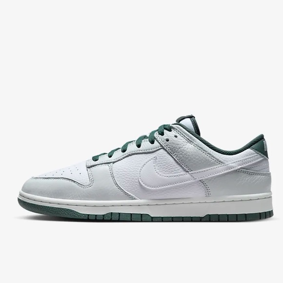 Nike Dunk Low Retro SE
Men’s Shoes
Size US 12
Photon Dust/White/Vintage Green - Picture 6 of 6